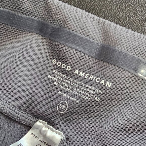 Good American The Seamless Ribbed Leggings, High Rise, Crop, Grey, 1/2, S/M - Picture 3 of 9